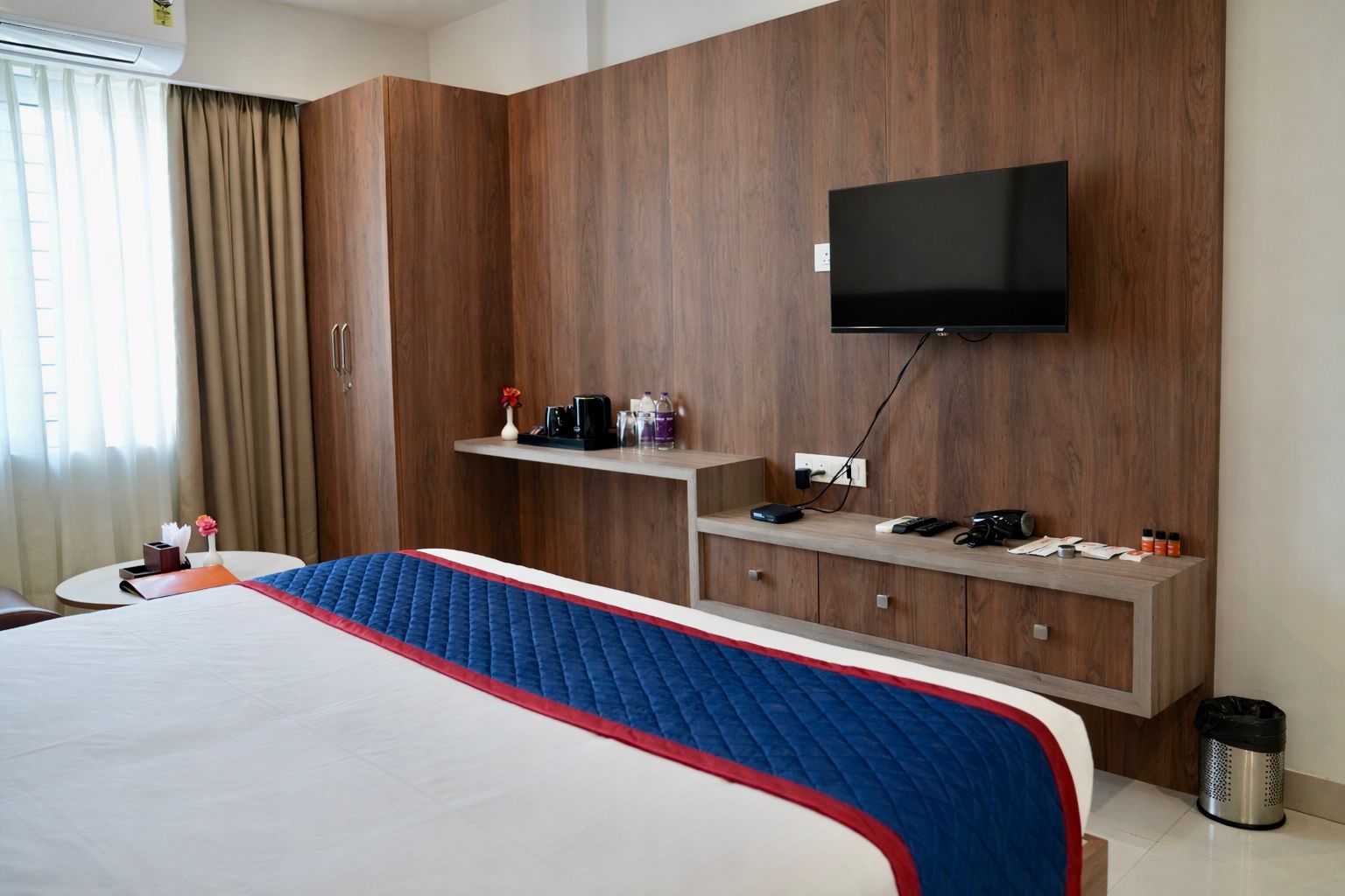 Executive Room — refined business workspace